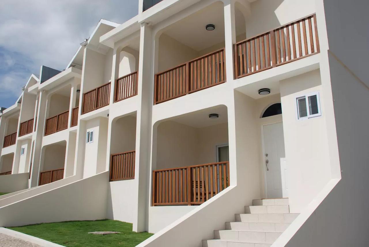 Family Complex Beside Beach W/Pool Montego Bay #1 외부 사진