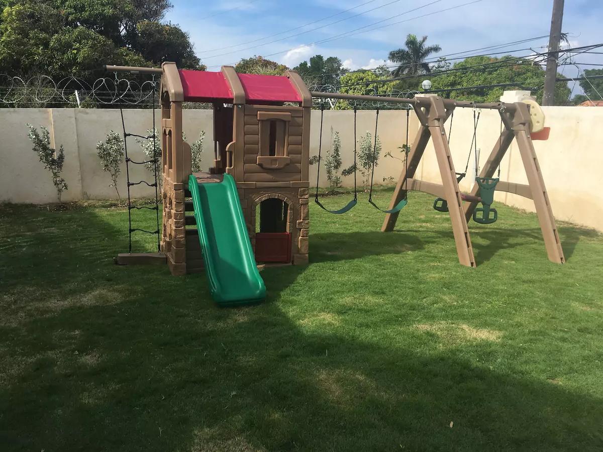 Family Complex Beside Beach W/Pool Montego Bay #1 외부 사진
