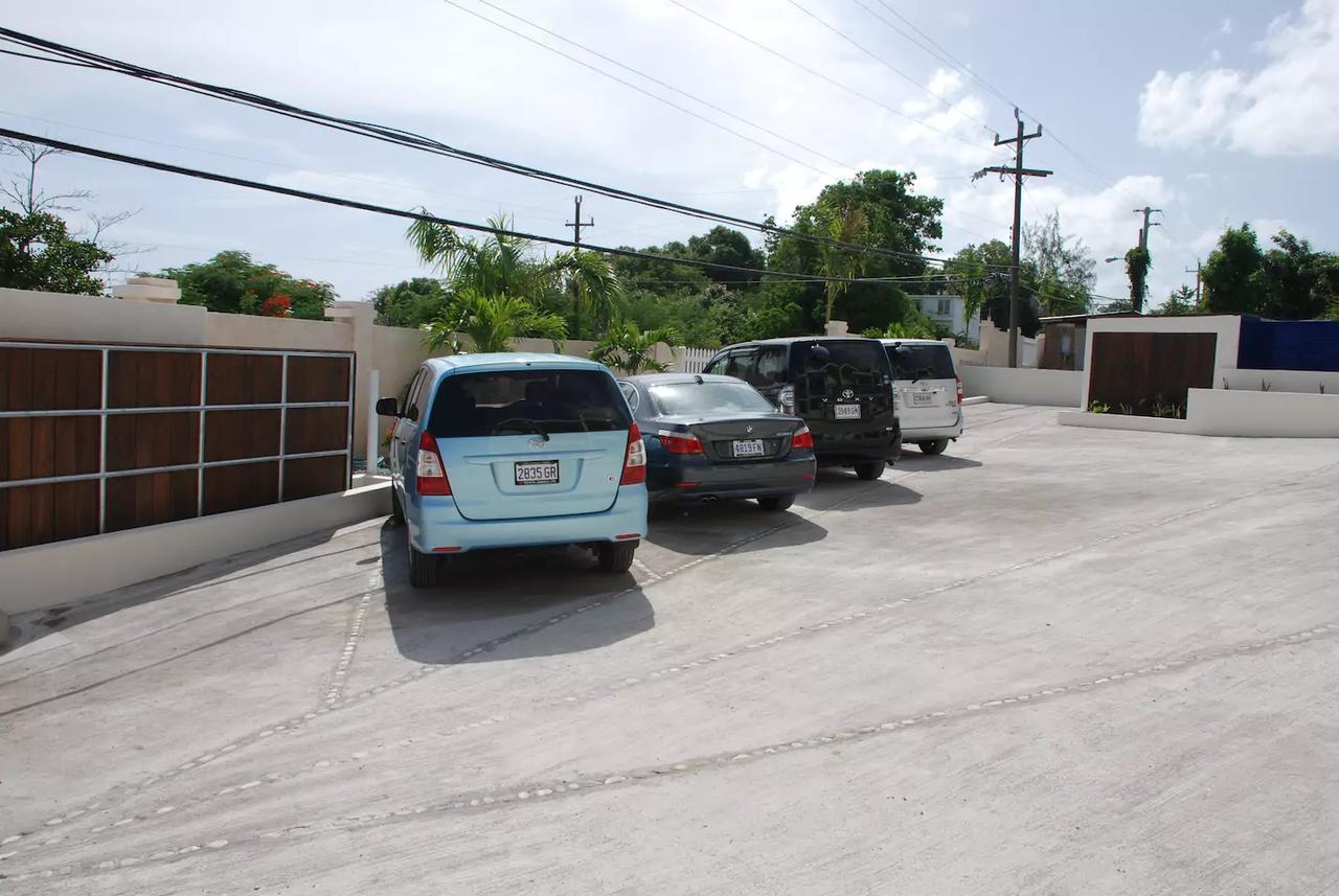Family Complex Beside Beach W/Pool Montego Bay #1 외부 사진
